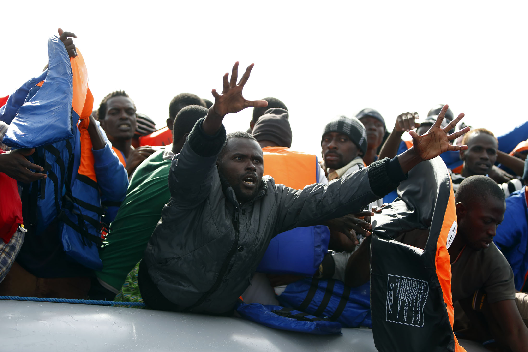 Hundreds of migrants drown in the Mediterranean Sea – Elitsha