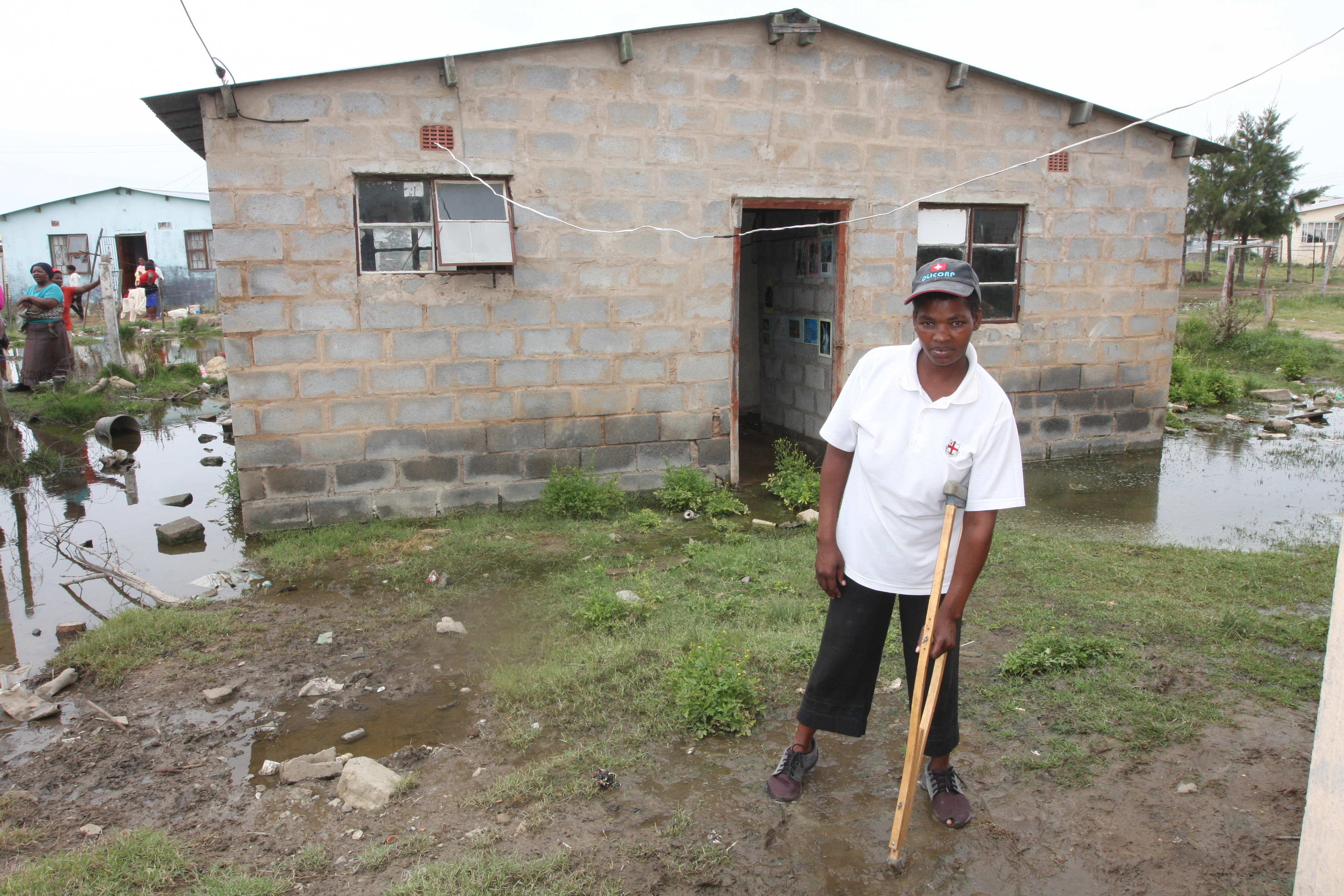 Disabled woman lives in a flooded house – Elitsha